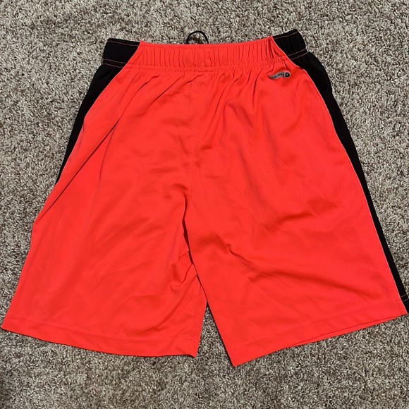 PLAY CLOTHES bundle - 2 pairs of Old Navy active shorts - Picture 7 of 9